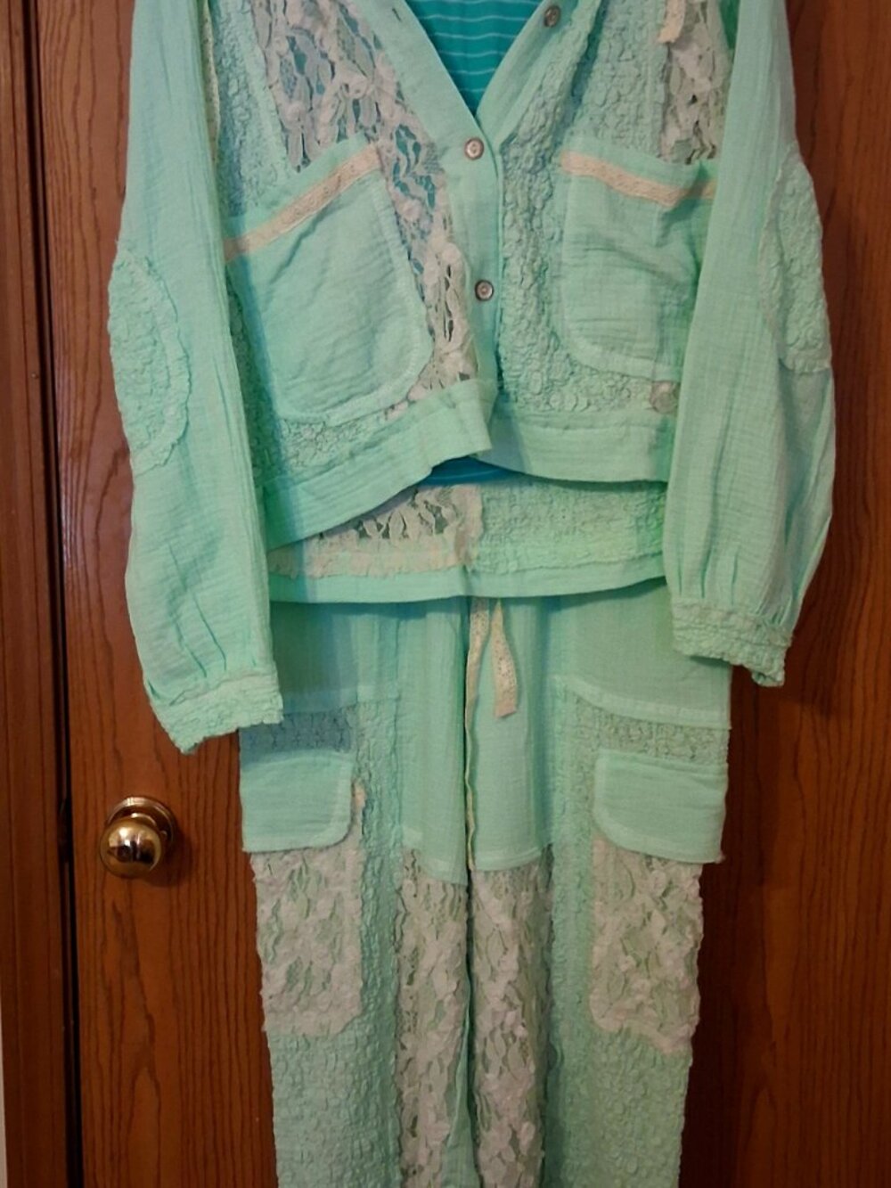 POL Mint Green Set Wide Leg Pants and Jacket with Lace Accents Size Small - Picture 9 of 12